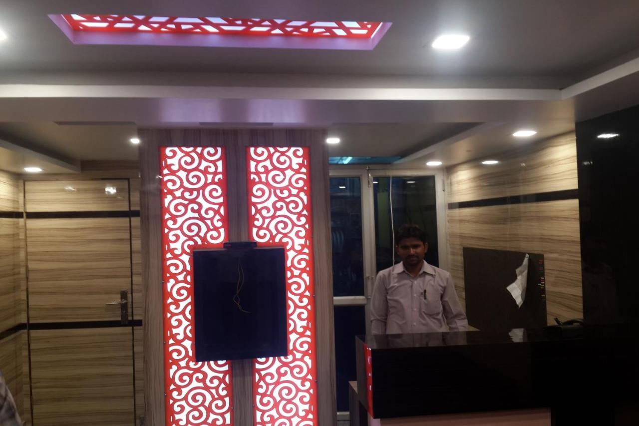 Oyo 86669 Arnav Residency Hotel Nueva Delhi Exterior foto